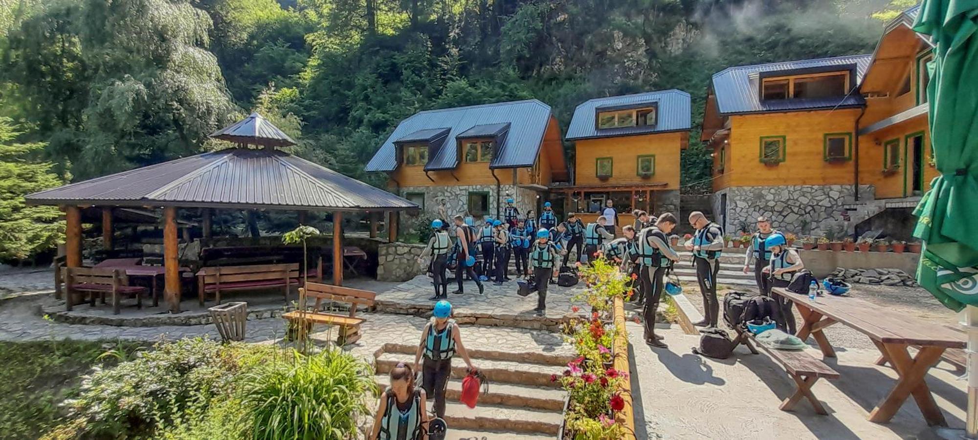 מלון פוצ'ה Rafting Camp Encijan מראה חיצוני תמונה