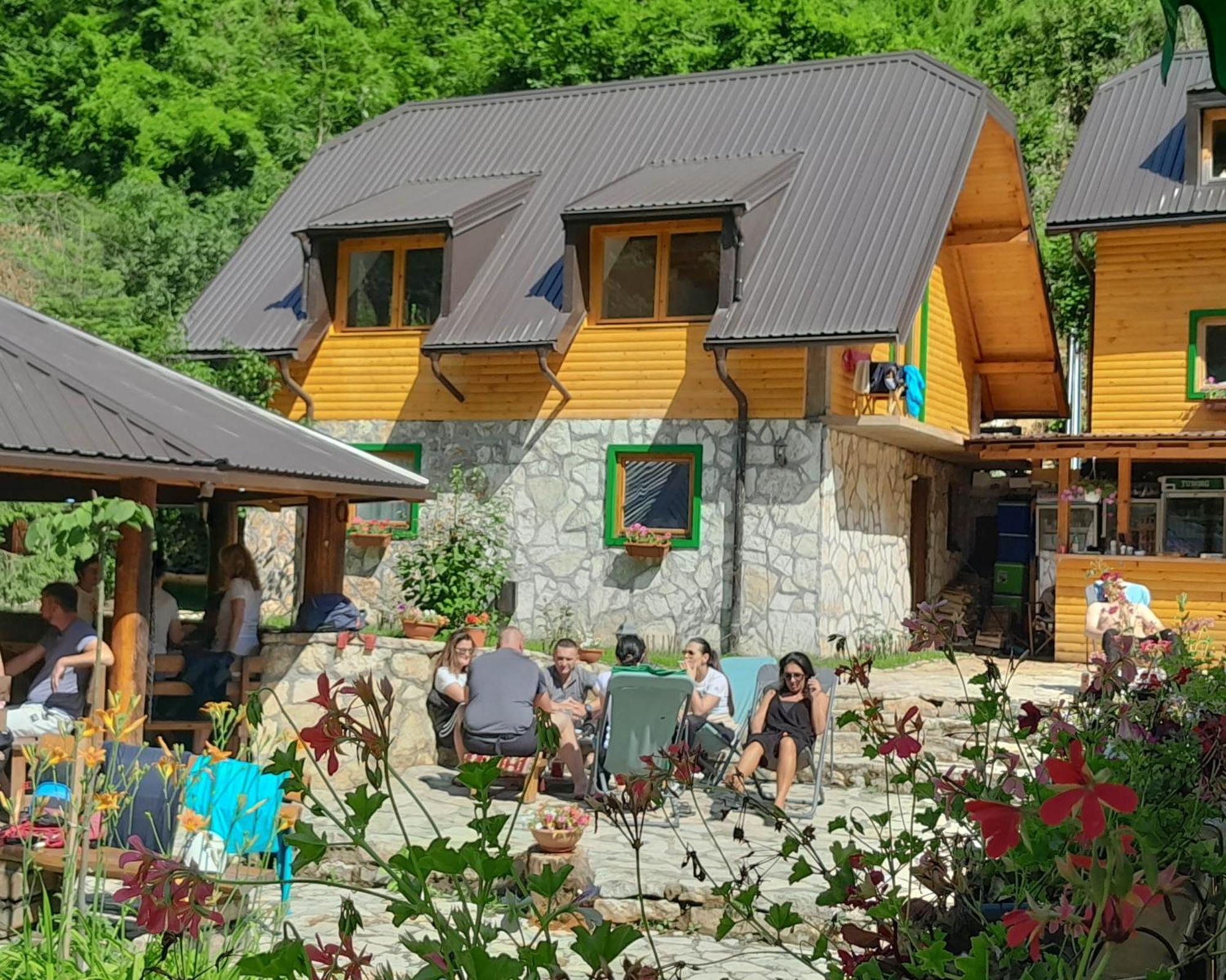 מלון פוצ'ה Rafting Camp Encijan מראה חיצוני תמונה